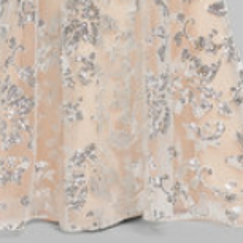 THE ONE AND ONLY DRESS - Picture 2 of 4